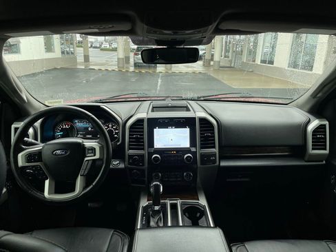 Used 2019 Ford F150 Lariat w/ Equipment Group 502A Luxury image 10