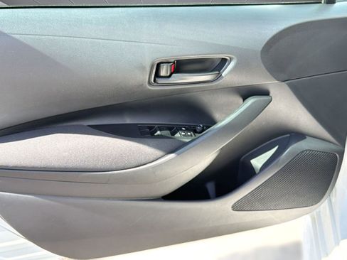 Used 2025 Toyota Corolla LE image 12
