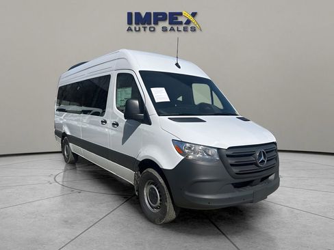 Used 2025 Mercedes-Benz Sprinter 2500 image 2