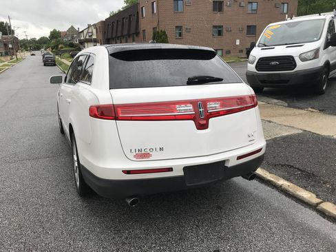 Used 2012 Lincoln MKT AWD/4WD image 6
