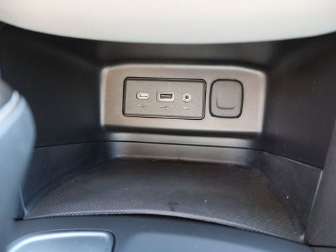 Used 2020 Chevrolet Equinox LS w/ LS Convenience Package FWD image 23