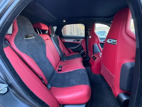 Used 2023 Jaguar F-PACE SVR image 19