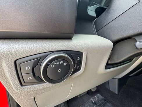Used 2016 Ford F150 XLT AWD/4WD image 6
