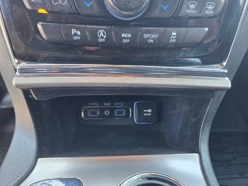 Used 2020 Jeep Grand Cherokee Laredo w/ Quick Order Package 2BN North AWD/4WD image 15