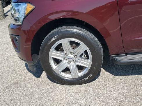 Used 2020 Ford Expedition XLT w/ Equipment Group 201A AWD/4WD image 8