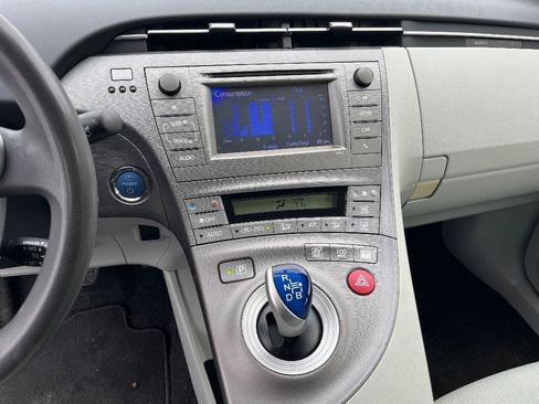 Used 2013 Toyota Prius Two FWD image 12