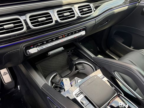 Used 2021 Mercedes-Benz Maybach GLS 600 4MATIC image 18