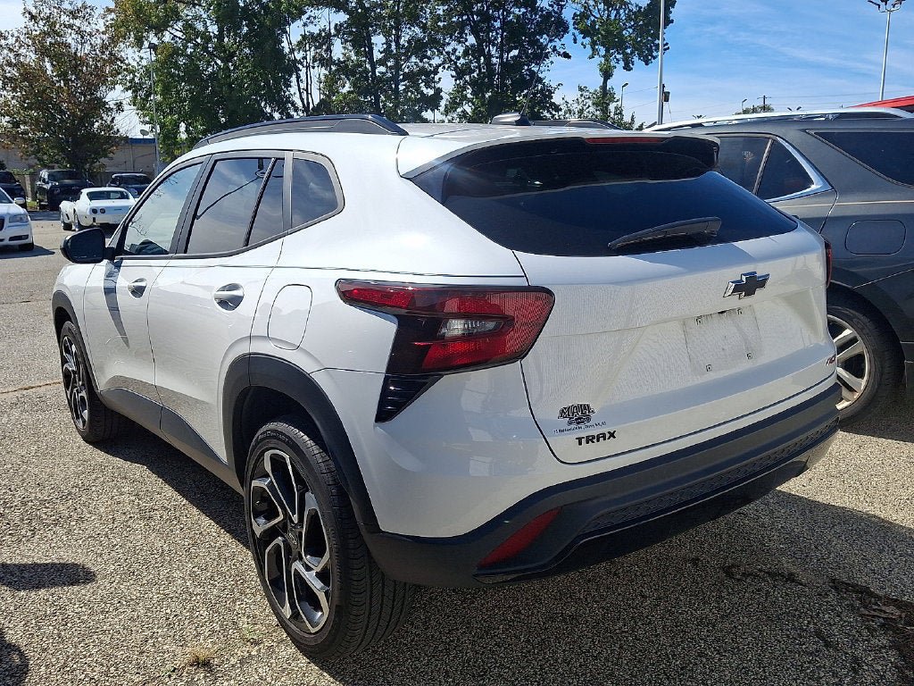 Used 2024 Chevrolet Trax RS FWD image 5