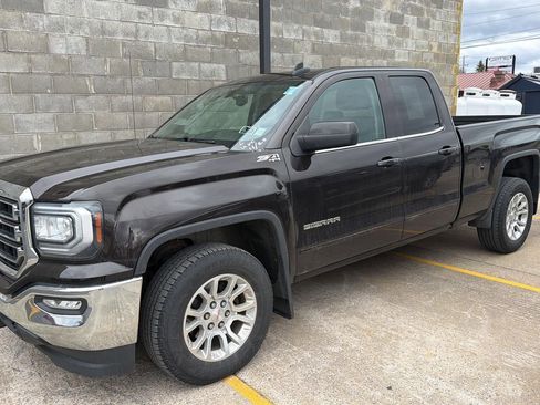 Used 2019 GMC Sierra 1500 SLE w/ SLE Value Package AWD/4WD image 7