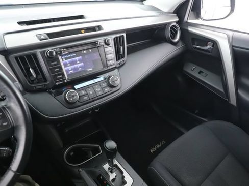 Used 2016 Toyota RAV4 XLE AWD/4WD image 22