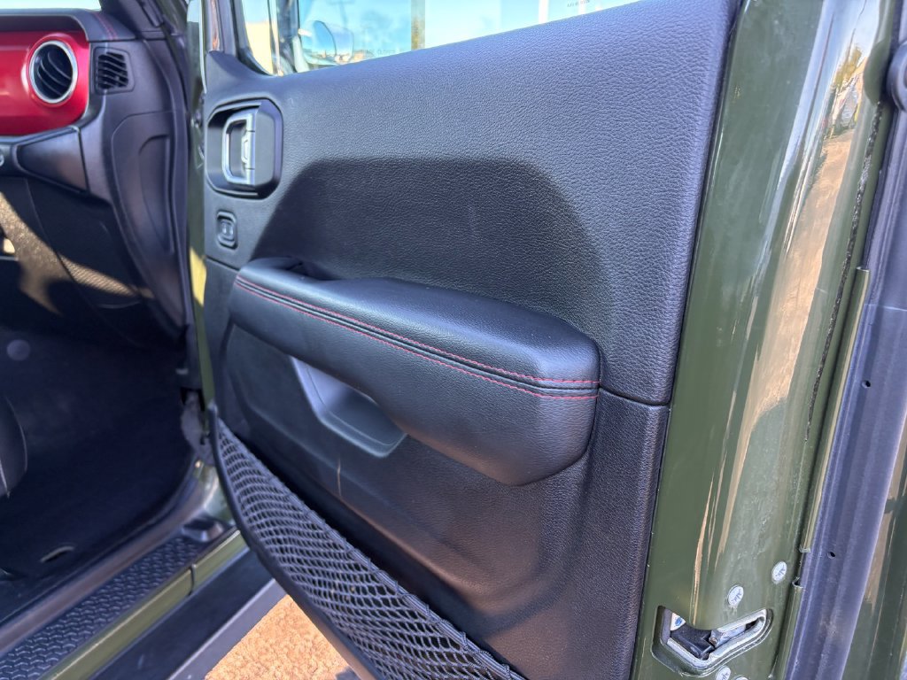 Used 2021 Jeep Gladiator Rubicon AWD/4WD image 11