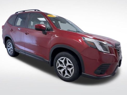 Used 2024 Subaru Forester Premium AWD/4WD image 2