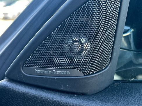 Used 2015 BMW M4 Convertible image 19