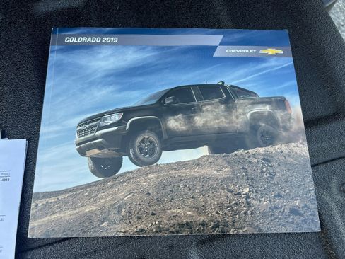 Used 2019 Chevrolet Colorado Z71 image 46