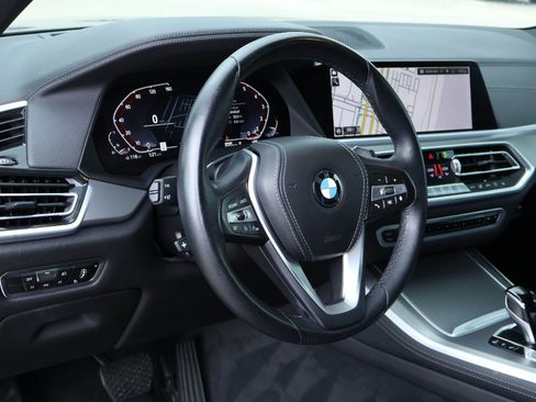 Used 2022 BMW X5 xDrive40i w/ Premium Package AWD/4WD image 2