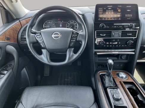 Used 2024 Nissan Armada SL image 12
