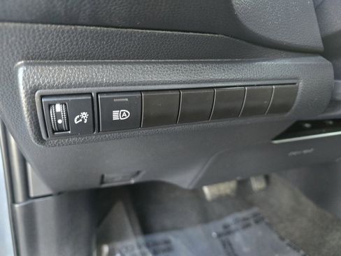 Certified 2022 Toyota Corolla SE image 18