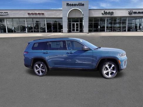 New 2026 Jeep Grand Cherokee L Limited w/ Trailer Tow Package AWD/4WD image 2