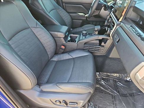Certified 2025 Toyota Tacoma TRD Off-Road w/ TRD Off Road Premium Package AWD/4WD image 21