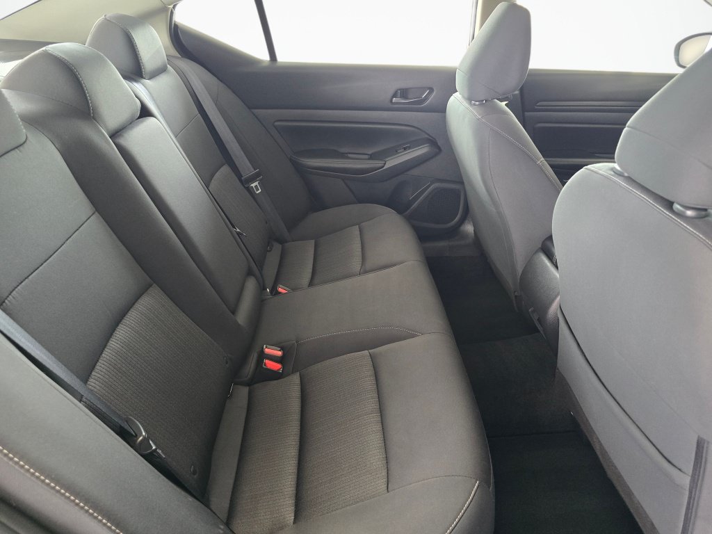 Used 2025 Nissan Altima 2.5 SV FWD image 39