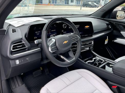 New 2026 Chevrolet Traverse High Country w/ LPO, Floor Liner Package FWD image 8