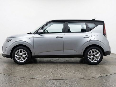 Used 2025 Kia Soul LX w/ LX Technology Package FWD image 5