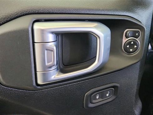 Used 2021 Jeep Wrangler Unlimited Sport image 27