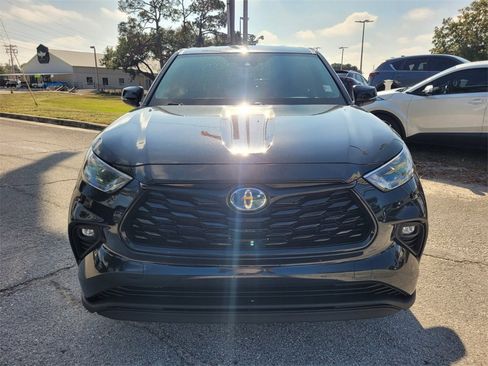 Used 2024 Toyota Highlander XLE image 20