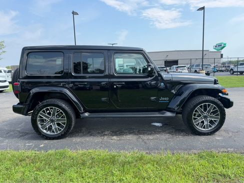 Used 2024 Jeep Wrangler High Altitude AWD/4WD image 9