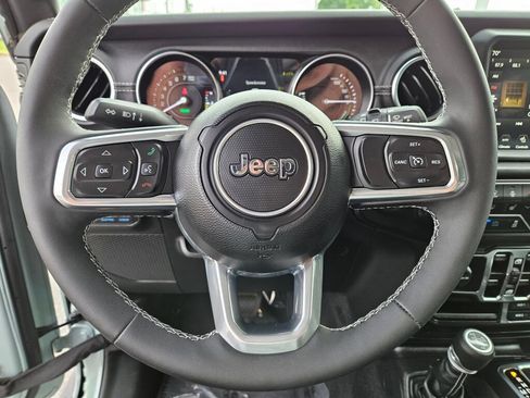 Used 2023 Jeep Wrangler Unlimited Sahara w/ Cold Weather Group AWD/4WD image 22