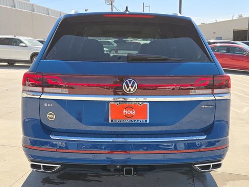 New 2025 Volkswagen Atlas SEL Premium R-Line image 9