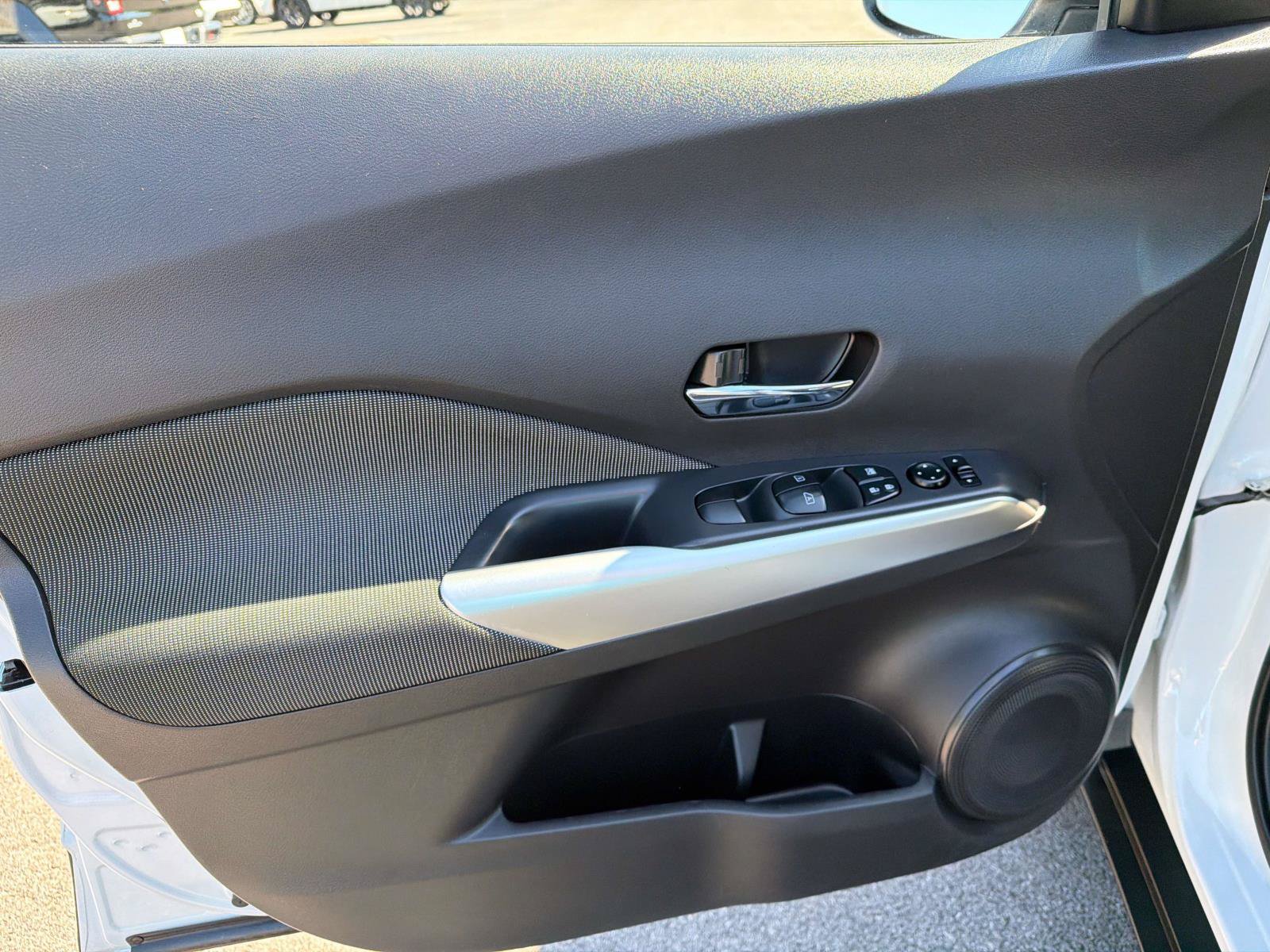 Used 2019 Nissan Kicks S FWD image 28
