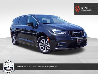 Used 2024 Chrysler Pacifica Limited