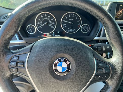 Used 2016 BMW 320i xDrive Sedan AWD/4WD image 12