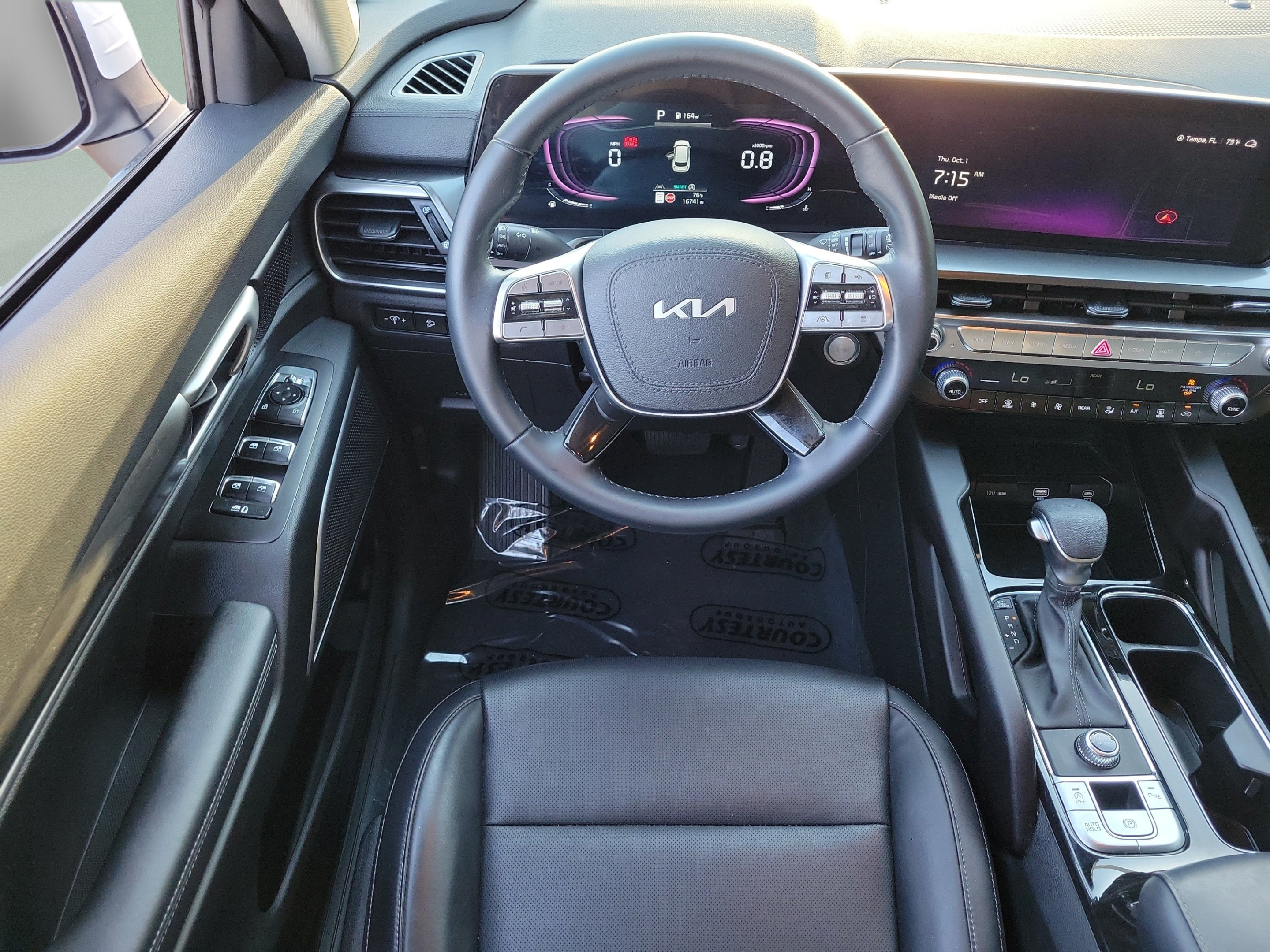 Certified 2025 Kia Telluride LX FWD image 9