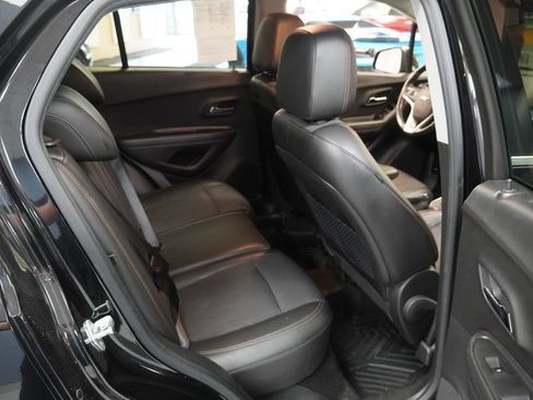 Used 2019 Chevrolet Trax LT w/ LT Convenience Package AWD/4WD image 20