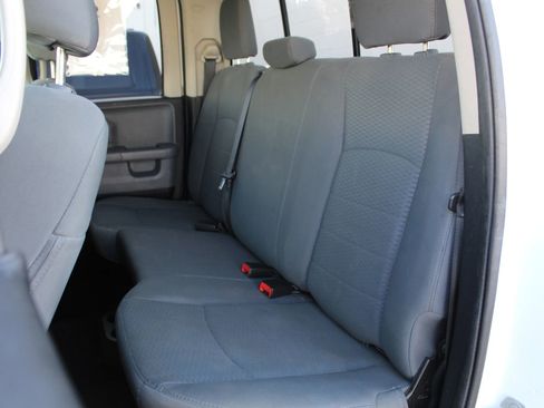 Used 2016 RAM 1500 Classic SLT AWD/4WD image 12