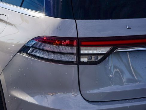 Used 2023 Lincoln Aviator Reserve w/ Equipment Group 201A image 7