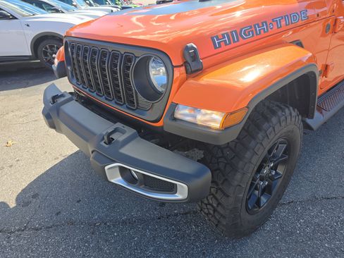 New 2025 Jeep Gladiator Sport image 10