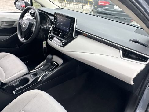 Used 2020 Toyota Corolla LE image 25