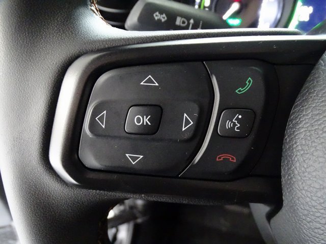 Certified 2024 Jeep Wrangler Unlimited w/ Convenience Group AWD/4WD image 5