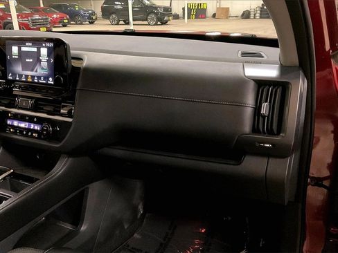 Used 2023 Nissan Pathfinder SL image 15