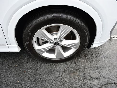 Certified 2024 Audi Q4 e-tron Prestige AWD/4WD image 19