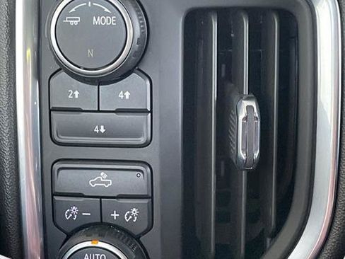 Used 2023 Chevrolet Silverado 2500 LT AWD/4WD image 28