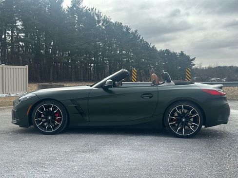 Used 2025 BMW Z4 M40i w/ Edition image 4