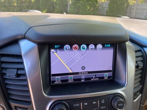 Used 2020 Chevrolet Suburban Premier AWD/4WD image 16