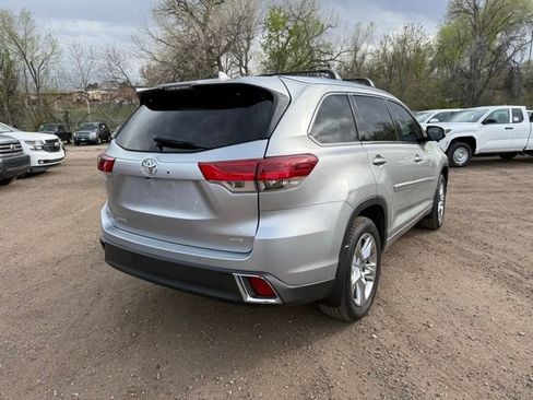 Used 2019 Toyota Highlander Limited image 5
