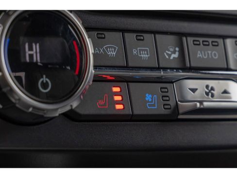 Used 2022 Ford F350 Lariat w/ Tremor Off-Road Package image 28