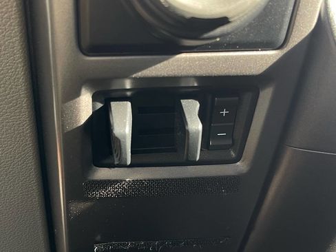 Used 2016 Ford F150 XLT w/ Equipment Group 302A Luxury AWD/4WD image 29