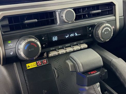 Used 2025 Toyota 4Runner TRD Off-Road Premium AWD/4WD image 18